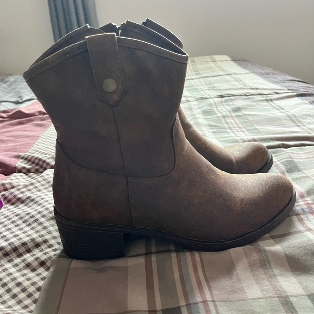 BRAND NEW Rampage Womens Ankle Cowboys Boots Size 11
